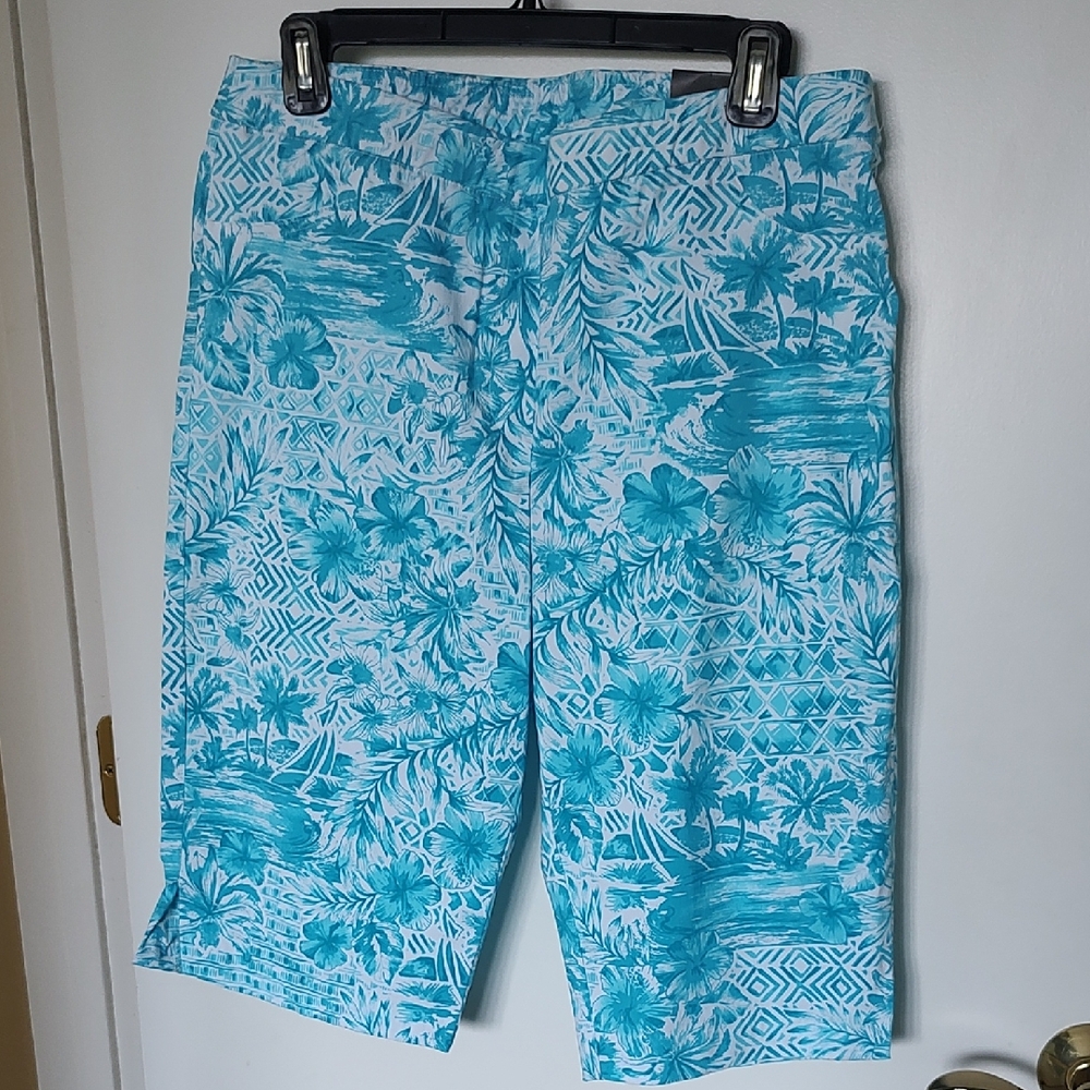 Alfred Dunner Blue Floral Women's Bermudas